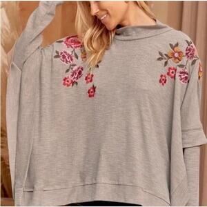 NWT Savanah Jane Embroidered Boho Oversized Top Size Small/Medium